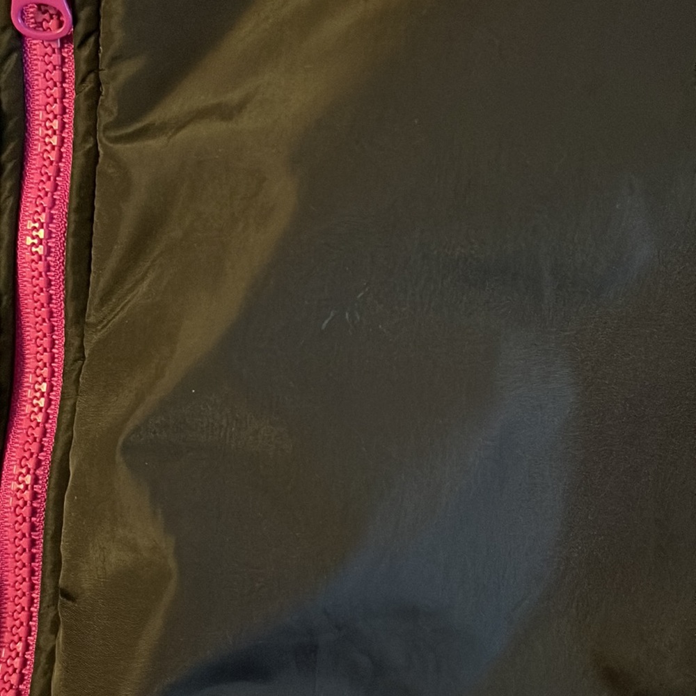 COLUMBIA Sportswear REVERSIBLE Fuchsia & Black medium weight NYLON Jacket - Picture 15 of 15